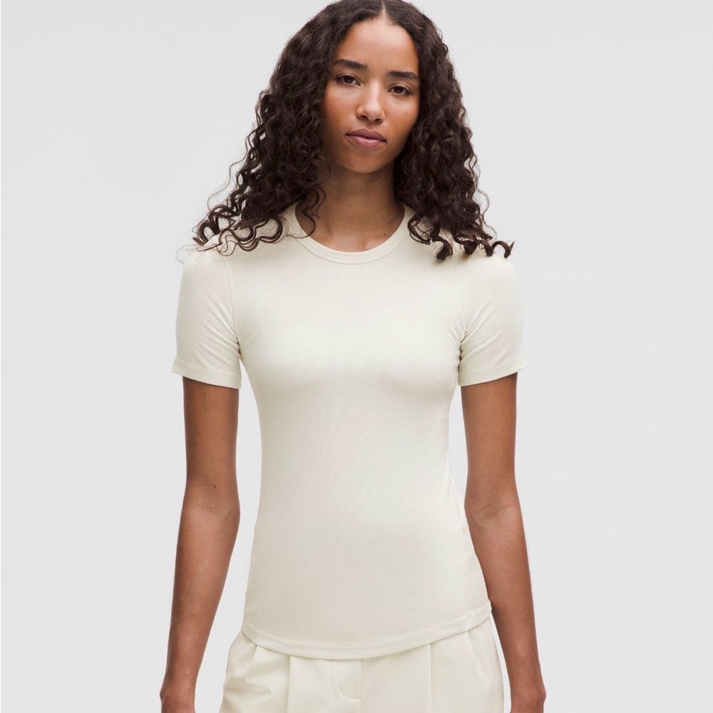 BRAND NEW NEVER WORN lululemon hold tight short sleeve
